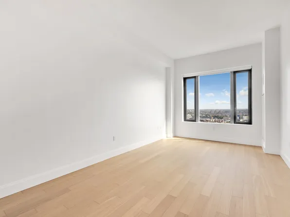 10 City Point image 2 of 28