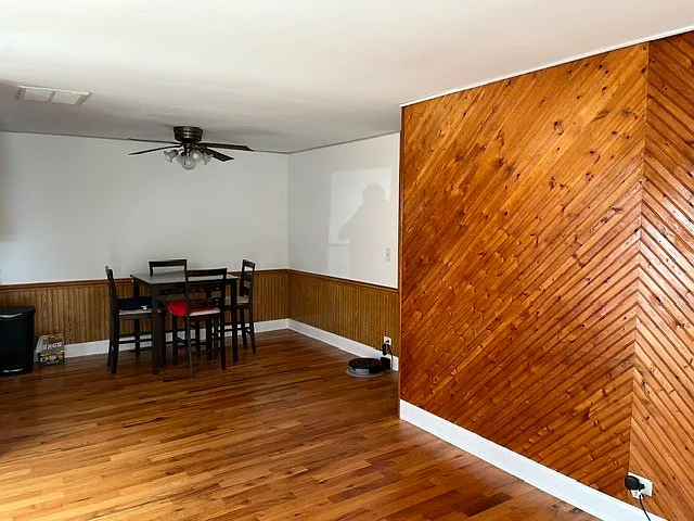 3 bed, 1200 sqft, $2,300 — Photo 3
