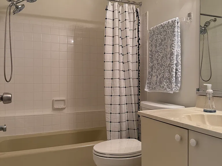 2nd bathroom