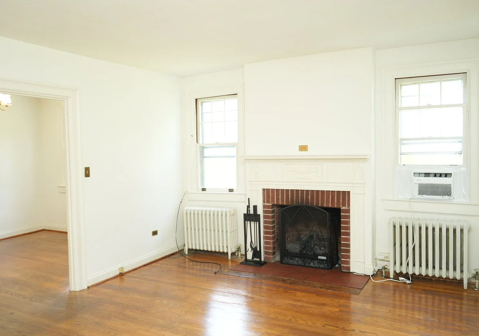 700 Grove Ave — Photo 3