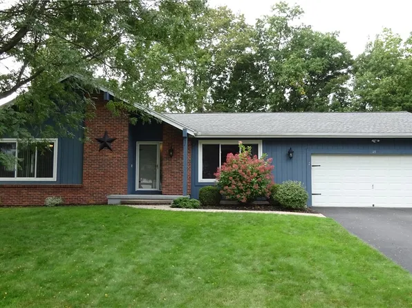 49 Red Hickory Dr, Rochester, NY 14626