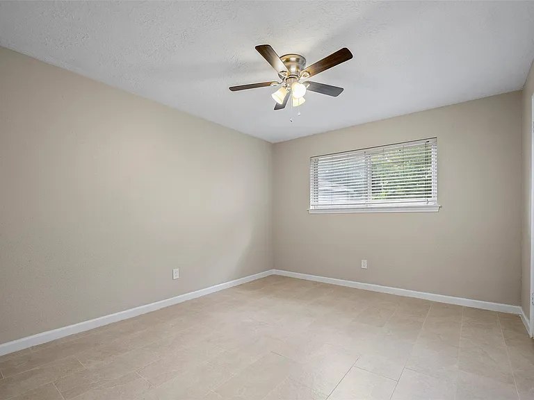 1015 Rock Canyon Dr — Photo 18