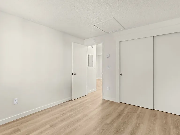 Charbern Apartments — Photo 83