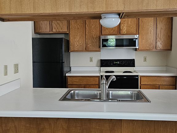 3rd image of 607 S Cardinal Dr #1