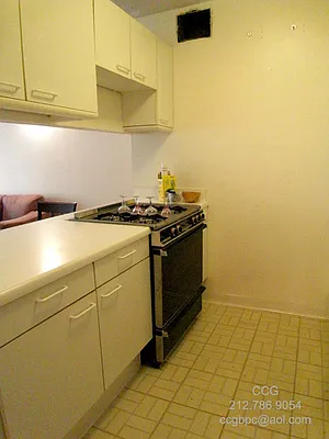 Sold by CCG Real Estate Brokerage | media 17