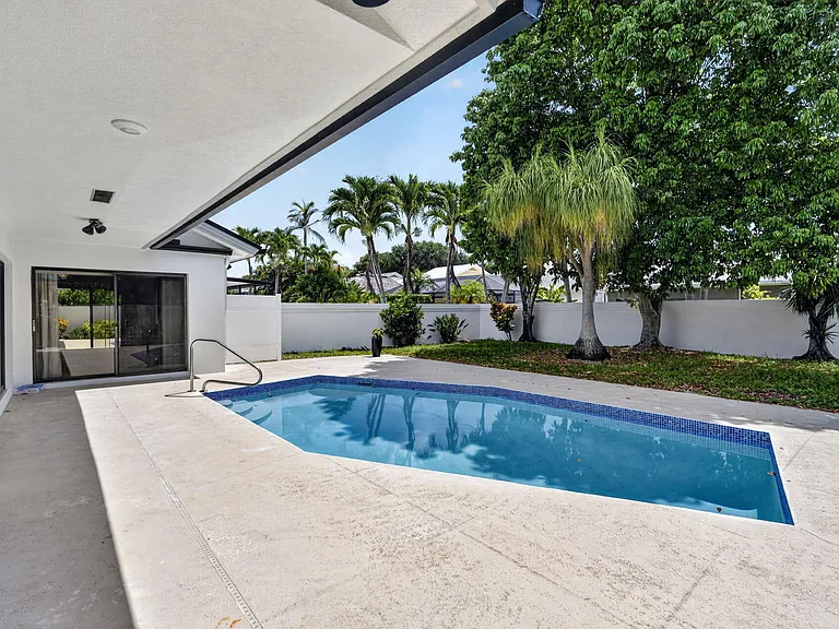 223 E River Park Dr — Photo 32