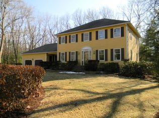 27 Lovett Ln, North Chelmsford, MA 01863