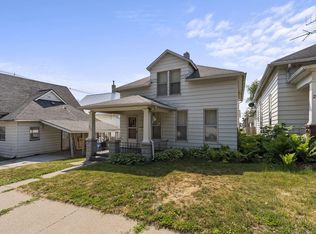 220 E 7th St, Muscatine, IA 52761