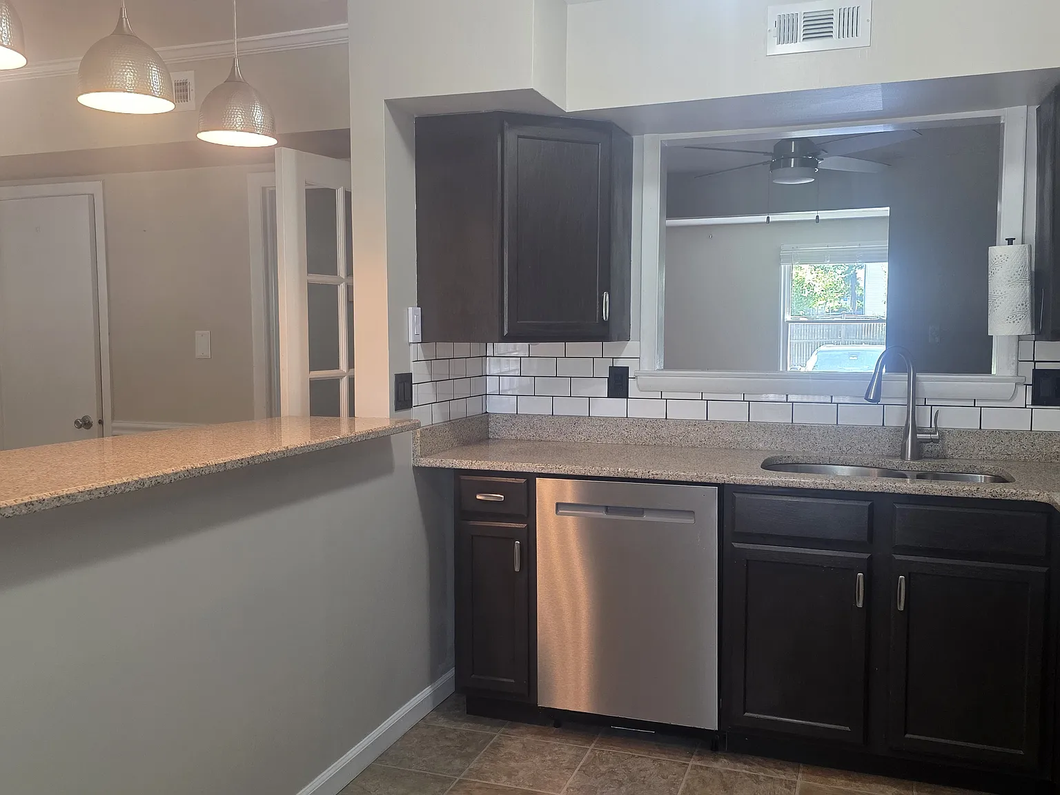 3 bed, 2.5 bath, 1440 sqft, $2,850 — Photo 4