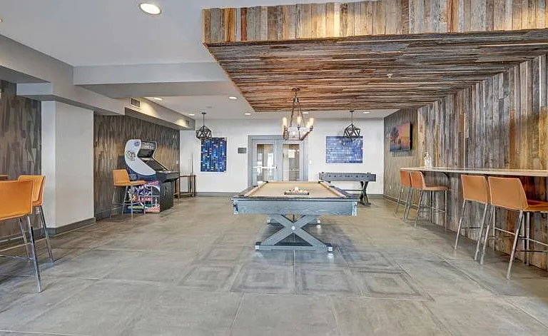 The Metro Apartments — Photo 3