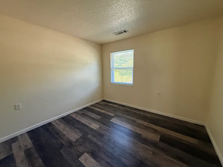 810 N 2nd St #3 — Photo 5