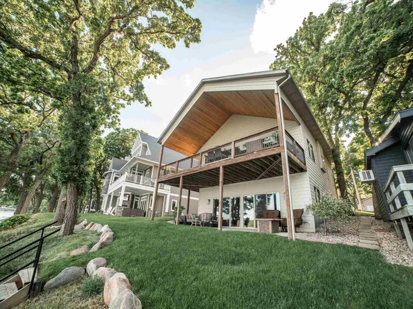 16664 255th Ave, Spirit Lake, IA 51360