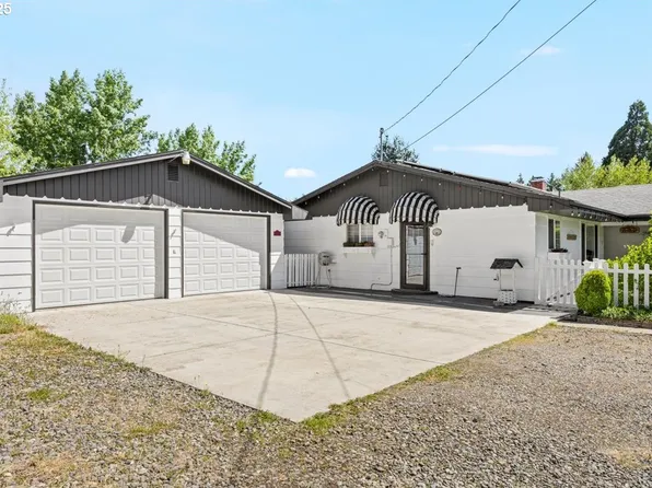 271 Woodland Dr, Winston, OR 97496