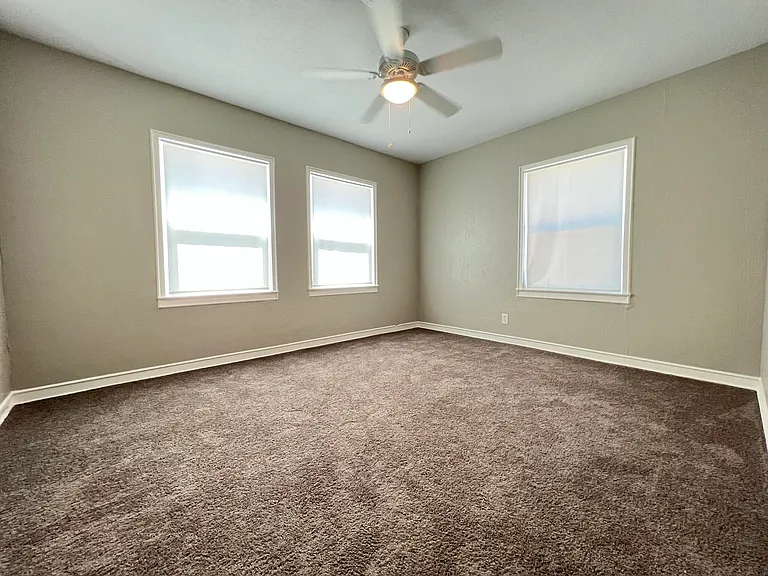 408 Ramona Ave — Photo 18