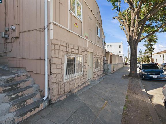 2nd image of 2150 35th Ave