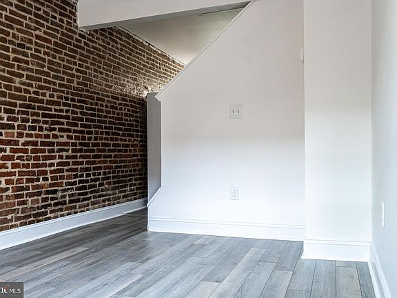 3rd image of 408 George St