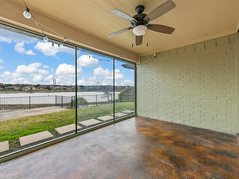 5533 Grenada Dr — Photo 2