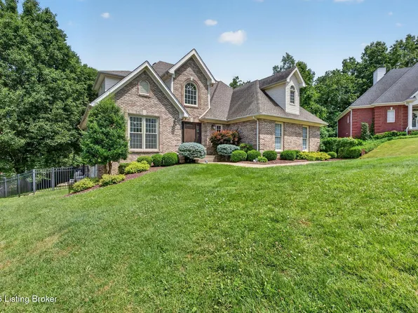 8807 Grand Ridge Ct, Louisville, KY 40214