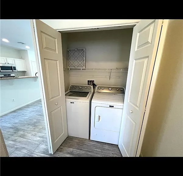 712 Peachy Canyon Cir #201 — Photo 25