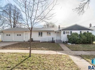 808 N Washington Ave, Dell Rapids, SD 57022