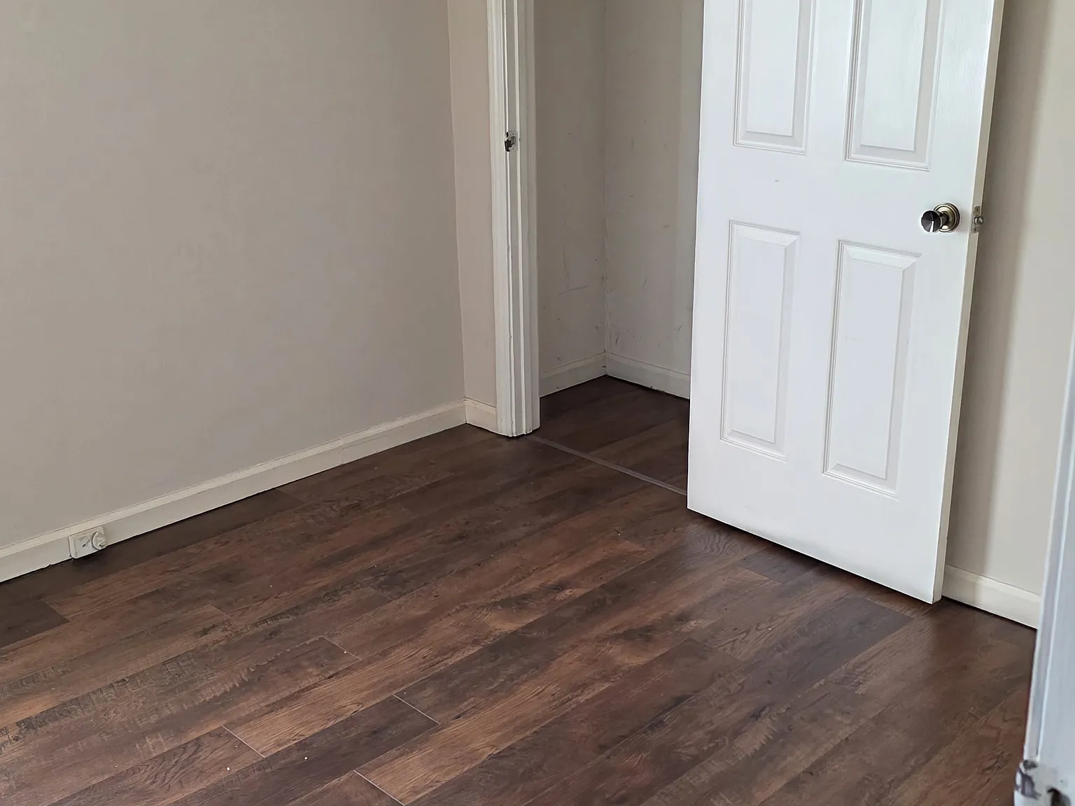 865 Crawford Avenue — Photo 2
