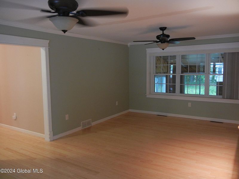 5th image of 11 Chestnut Street