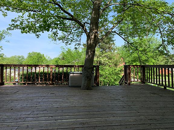 3rd image of 406 Bromwell Dr