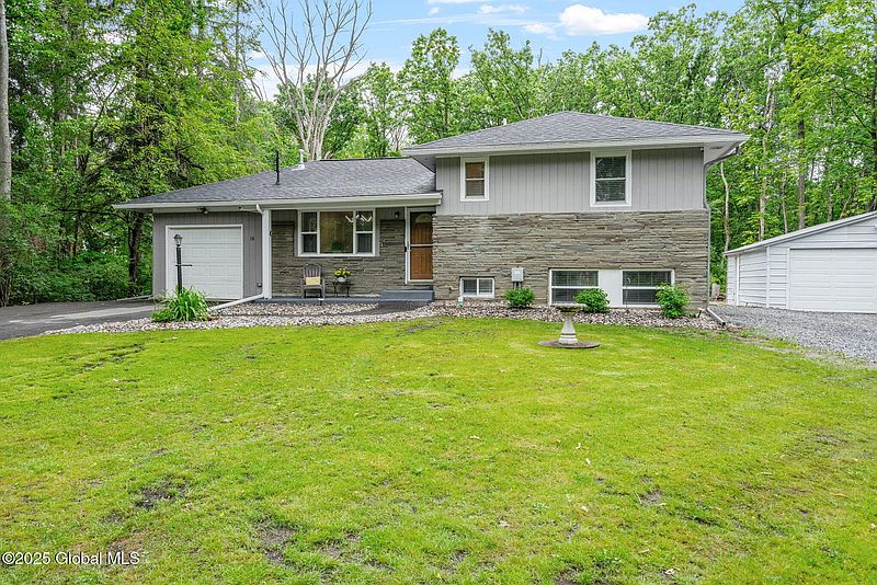2nd image of 18 Bancker Avenue