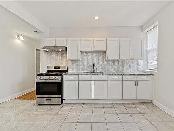 3rd image of 7515 S Essex Ave APT 1