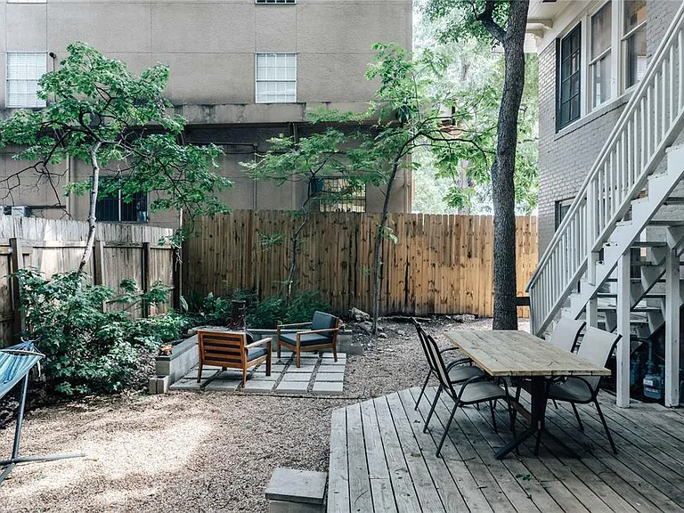 2623 Salado St #A — Photo 31