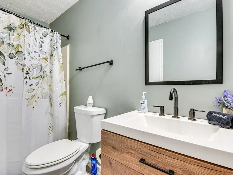 1739 Nutmeg St #1739 — Photo 20