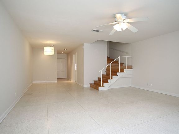 2nd image of 1717-1745 Commonwealth St #1733