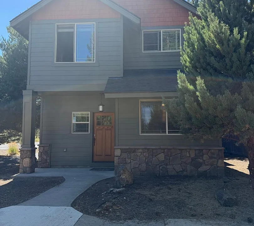 16590 Daisy Pl