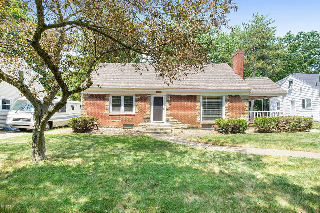2133 Englewood Dr SE photo 1