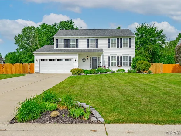 7234 Wilrose Ct, North Tonawanda, NY 14120