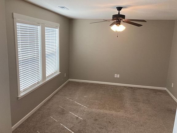 4th image of 2616 NE 130th Ct