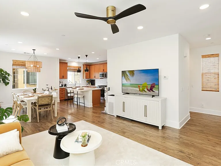 793 Banyan Way — Photo 14