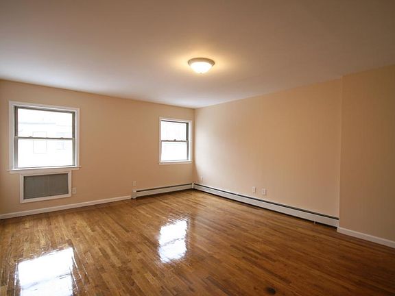 4th image of 190 Lexington Ave #1