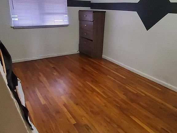 4th image of 450 Torry Ave #2