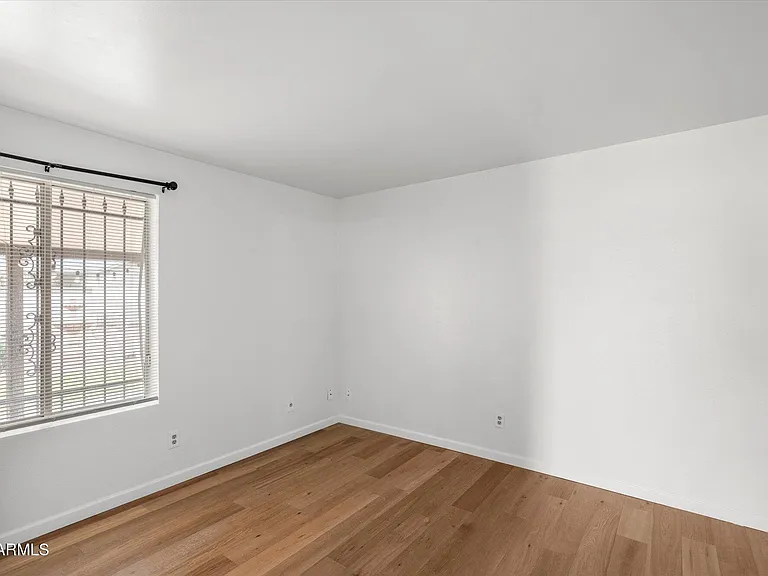 5520 N 77th Pl — Photo 12