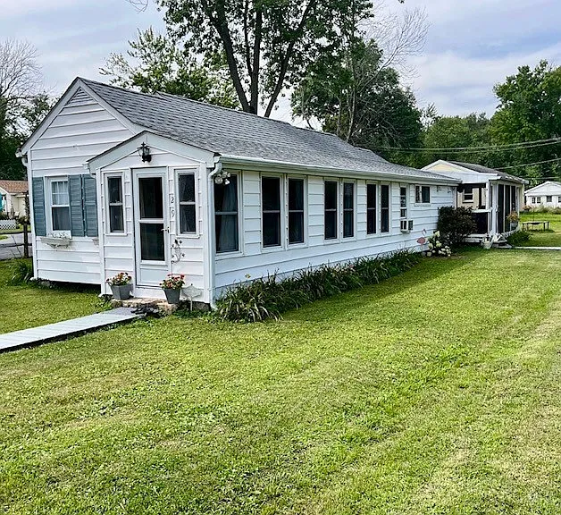 29 Laurel Rd — Photo 2