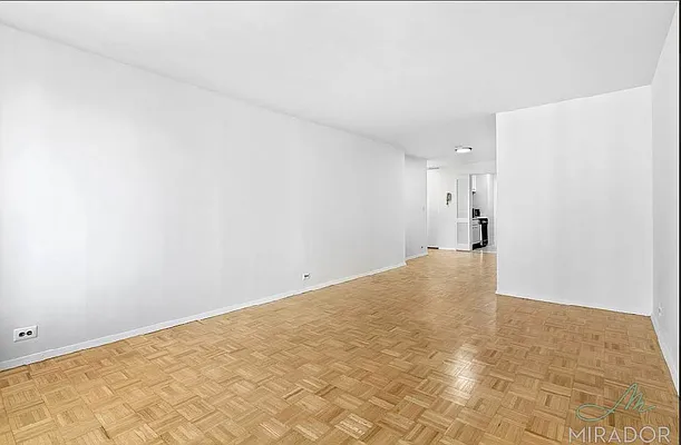 Rented by Mirador Real Estate | media 8