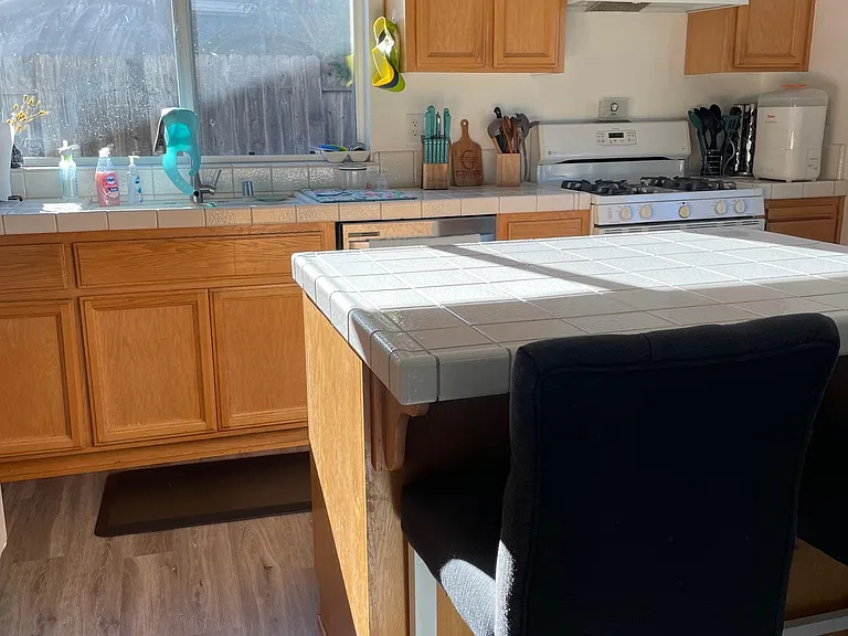 118 Corbin Dr — Photo 4