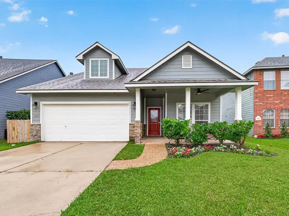 1057 Shadow Glenn Dr, Conroe, TX 77301