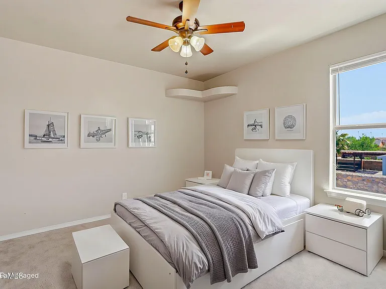 2300 Glitter Point — Photo 31
