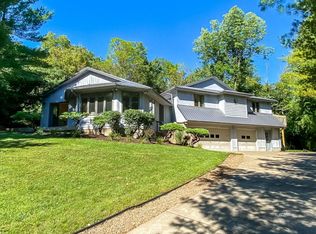 15 Nottingham Dr, Athens, OH 45701