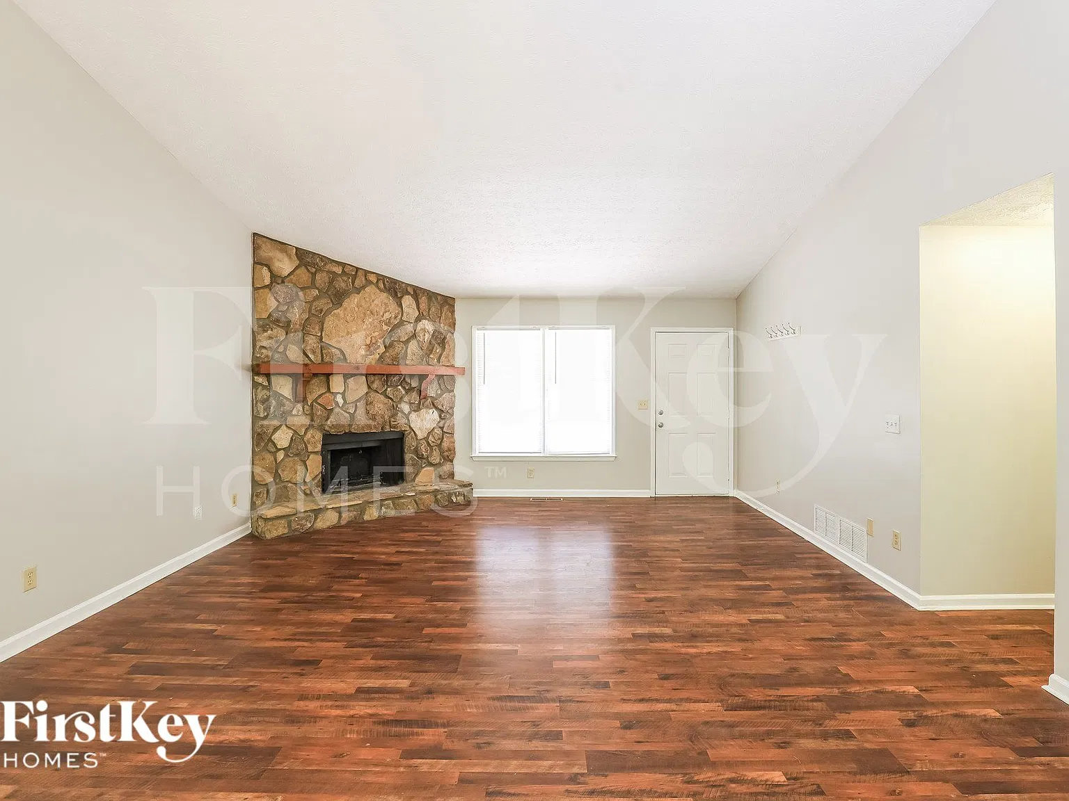 4 bed, 3.0 bath, 1968 sqft, $2,460 — Photo 3