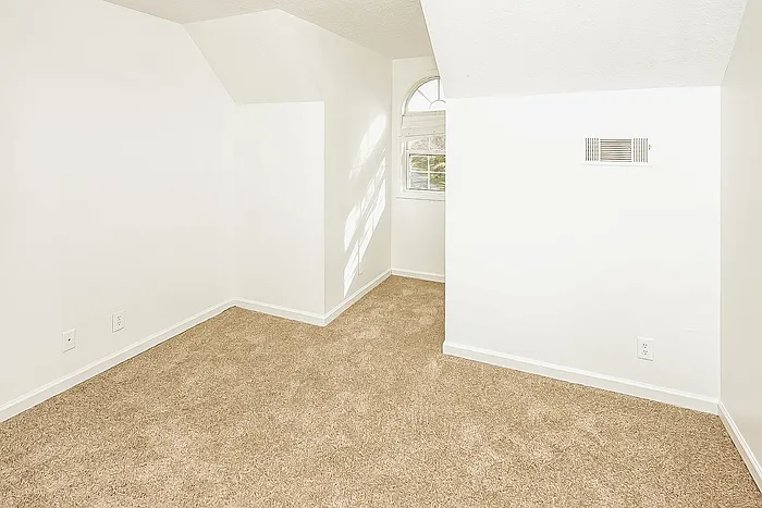 515 Candlewick Ct — Photo 13
