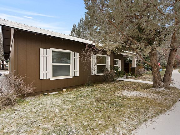 3rd image of 61182 Larkspur Loop