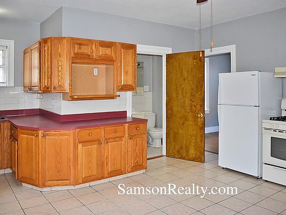 2nd image of 361 Wickenden St #2